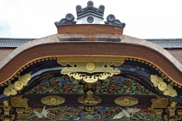 Flaherty, Dennis 아티스트의 Japan, Kyoto Karamon Gate in Nijo Castle작품입니다.